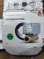 Honeywell Home V4043 Motorised 2-Port Zone Valve 28mm Hot Water 6 Wire Version
