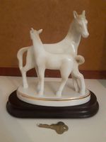 Horse & Foal Figurine – Back-to-Back – Gold Trim Base – Vintage
