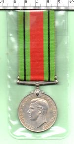 1939/1945 GENUINE WORLD WAR II DEFENCE MEDAL WITH RIBBON (491)