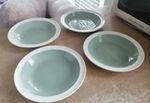 4 x Wedgwood of Etruria & Barlaston Wintergreen 8 3/8″ Rimmed Soup Bowls Englan