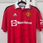Official Manchester United Home (22/23) - Four Signatures Including Maguire