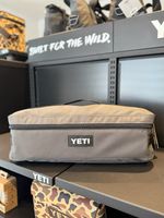 YETI Lowlands Blanket Camp Green Waterproof Outdoor Blanket BNWT
