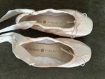 virtesse violette pointe shoes size 4.5