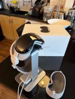 Apple Vision Pro 1TB (First Edition) – Excellent Condition + Extras