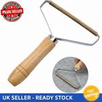 Portable Lint Remover Carpet Rake Scraper Dog Fur Fuzz Scraper Lint Roller Tool.
