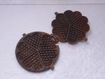 P4ZRGU - Antique Iron Waffle Maker - Vintage Around 1900