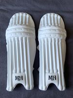 Millichamp And Hall S200 Right Hand Batting Pads. Adult. RRP: £155