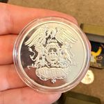 8x Queen Novelty Commemorative Coin Set Collectable Coins in Presentation Boxes