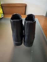 requisite horse riding boots Size 2. Excellent condition 