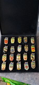 F.A. Premier League 96/97 The Official Enamel Badge collection 