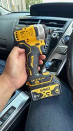 DEWALT DCF809 18V XR Li-Ion Cordless Impact Driver 4Ah Battery Belt Clip