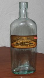 ANTIQUE AQUA GLASS RIBBED POISON - NICE STRYCHNINE  POISON SKELETONS LABEL