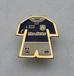 PORTSMOUTH 1995-1997 VINTAGE HOME KIT PIN BADGE
