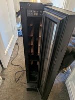 Swisscave Wl30-f 9 Bottle Wine Coolers Black Hardly Used Great Condition