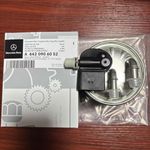 NEW Genuine Mercedes-Benz OM642 Fuel Filter With Inserted Sensor A6420906052