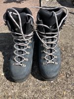Mens Scarpa Manta Boots Size UK 9 43 Mountain hiking Climbing Vibram light use