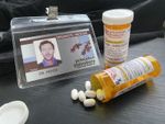 House MD, Replica prop pill bottle & ID Badge for Cosplay, for a Dr House Fan
