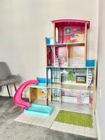 Malibu Mansion Barbie Dolls House