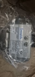 unused SS-43GS4-A15C3 — Swagelok 1/4" 40G Series Ball Valve Normally Closed)