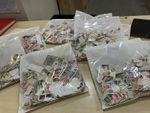 Worldwide Stamps Collection 3000 off paper per lot