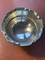 Hallmarked sterling silver bowl by Walker & Hall, Sheffield 1955, 70 grams