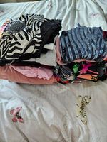 40 Item Women’s Clothing Job Lot Bundle Assorted Tops Mixed Sizes.