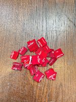 Assorted bundle Levi's Tabs - Red/Black & White (10 pcs in bundle)