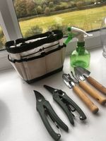 🇬🇧 Generation 7 in 1 Garden Set Snipper, Mister, Rake, Spade, Pruner, Bag 