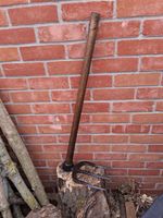 Chillington Crocodile 3 Prong Tilling Cultivating Hoe Garden Tool, Wooden Handle
