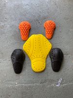 MOTORCYCLE BODY ARMOUR SET .