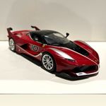 Bburago Ferrari FXX-K #10 Diecast Model Car 1:24 Scale with Opening Bonnet