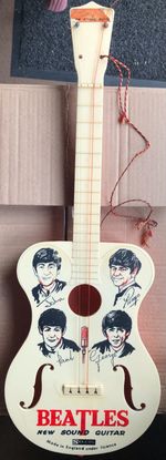 BEATLES TOY GUITAR ORIGINAL 60'S SELCOL NEW SOUND