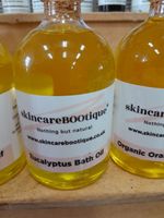 Our bath oils are handmade vegan made using uplifting natural scents
