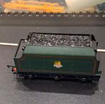 Hornby OO Gauge 0-6-0 Steam Locomotive BR Green Era 4 Analogue Tender