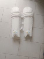 cricket leg guard/pad Right hand