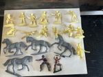 Box of 21 Airfix Cowboys I.32 Scale + 2 Additional Figures