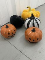 5pcs Piece Pumpkin Fall Plush And Wicker Decor Lot