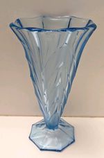 LOVELY VINTAGE ART DECO 1930's BLUE GLASS FROSTED & CLEAR CHEVRON TRUMPET VASE