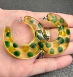 Vintage Mod Lucite Resin Marbled Green Yellow Polka Dots Hoop Earrings Pop Art