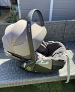 CYBEX cloud t car seat with rain cover 