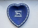 WEDGWOOD COBALT HEART  TRAY FEATURING THE 1924 WEMBLEY EXHIBITION PERFECT