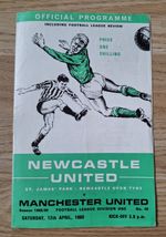 Newcastle v Man Utd 1968-69 Division 1 Programme Signed By Dennis Law & Others