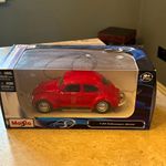 Maisto Special Edition Volkswagen Beetle Red 1:24 Diecast Unopened Box 31926