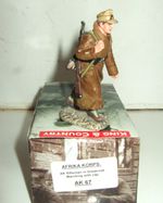 KING AND COUNTRY AK 67, Afrika Korps Rifleman in Cap & Greatcoat Marches in 1:30
