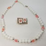 Vintage White Pink & Gold Tone Beaded Necklace & Clip-on Earrings Set Parure