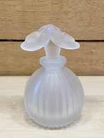 vintage, ribbed frosted glass perfume bottle Art Deco Style Twin Flower Stopper