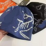 Bird Head Black Toque Beanie Hat Orca Black Merino Wool Knitted New