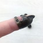 1pc/5pcs Matel Thimbles Finger Sewing Grip Shield Protector DIY Needlework Tools