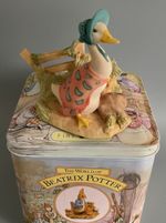 BORDER FINE ARTS Beatrix Potter Figurine. Jemima Puddleduck Sets Off. With Tin.