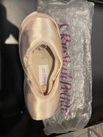 russian pointe shoes new, unused